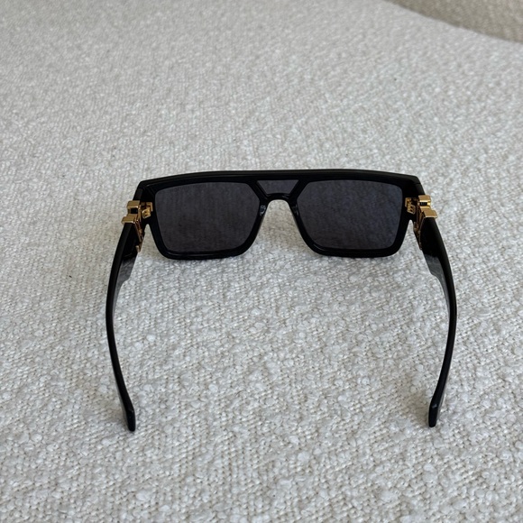 Louis Vuitton Black Sleek Square Sunglasses authentic - Picture 7 of 8
